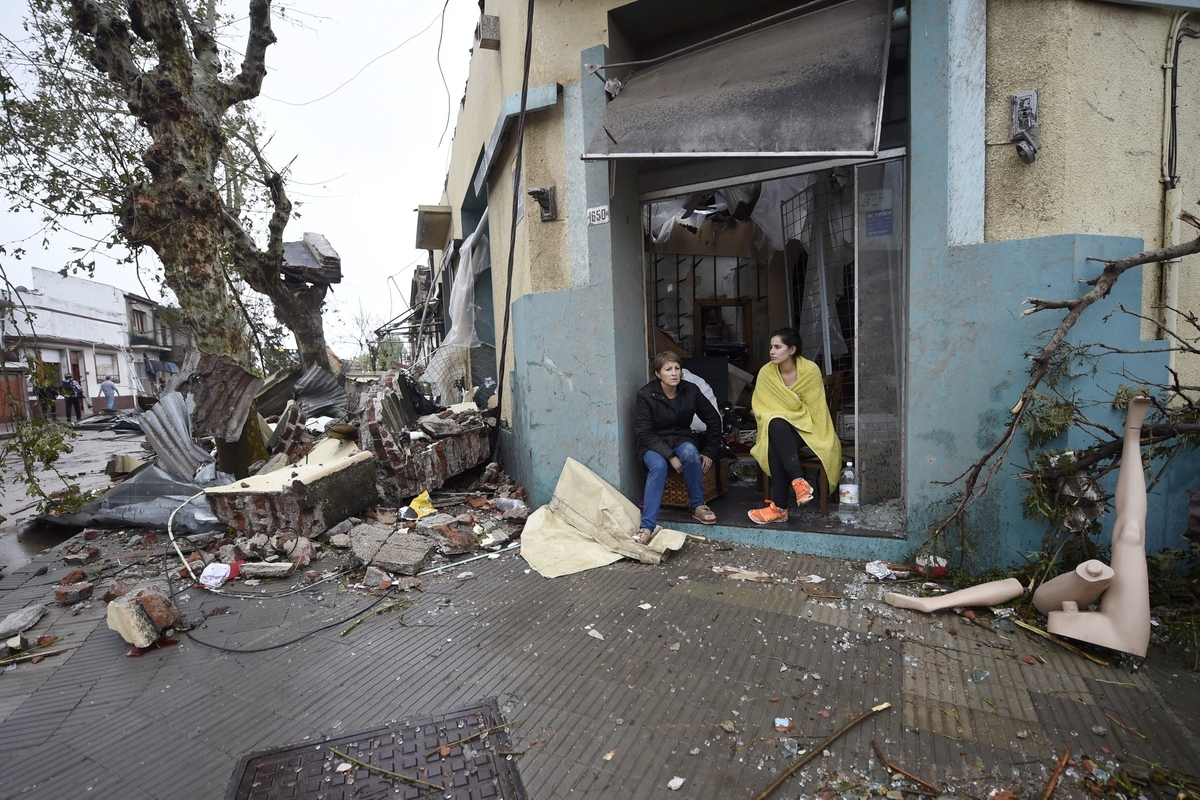  Tornado en DoloresMauricio Rabuffetti: «Uno se pregunta cómo no murió más gente»