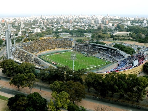  Seguridad en el fútbol: AUF suspendió el inicio del campeonato por tiempo indefinido