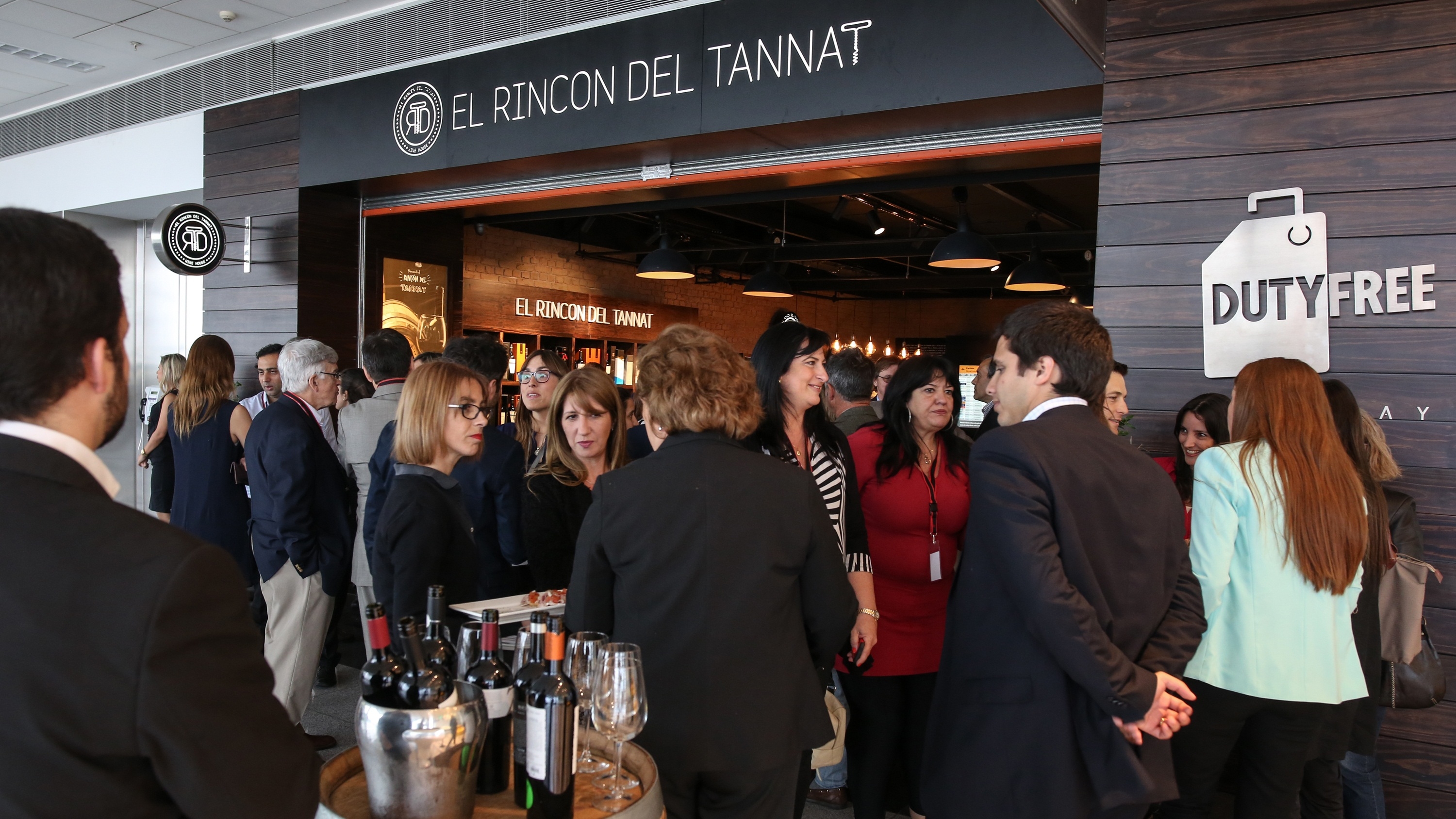  Uruguay sabe de vinos: Se inauguró El Rincón del Tannat en Aeropuerto de Carrasco
