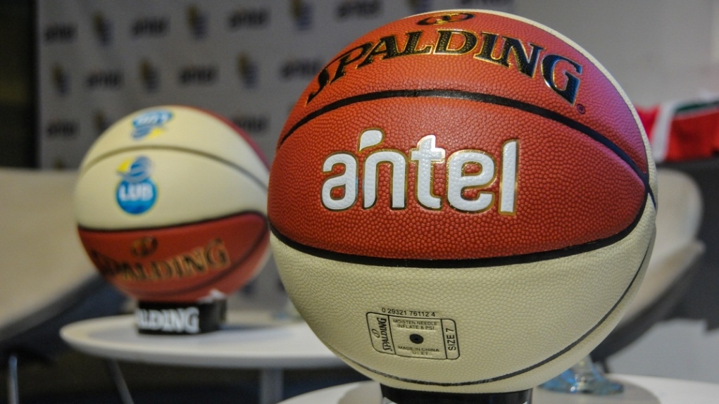  Antel, sponsor oficial del básquetbol uruguayo, renueva su compromiso con los deportistas del país