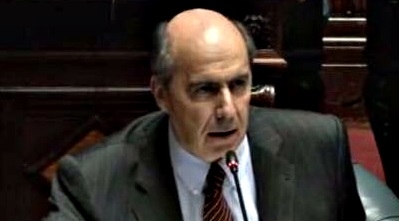  Presidente Vázquez «se excedió» con elogios a Sendic, dice senador Amorín