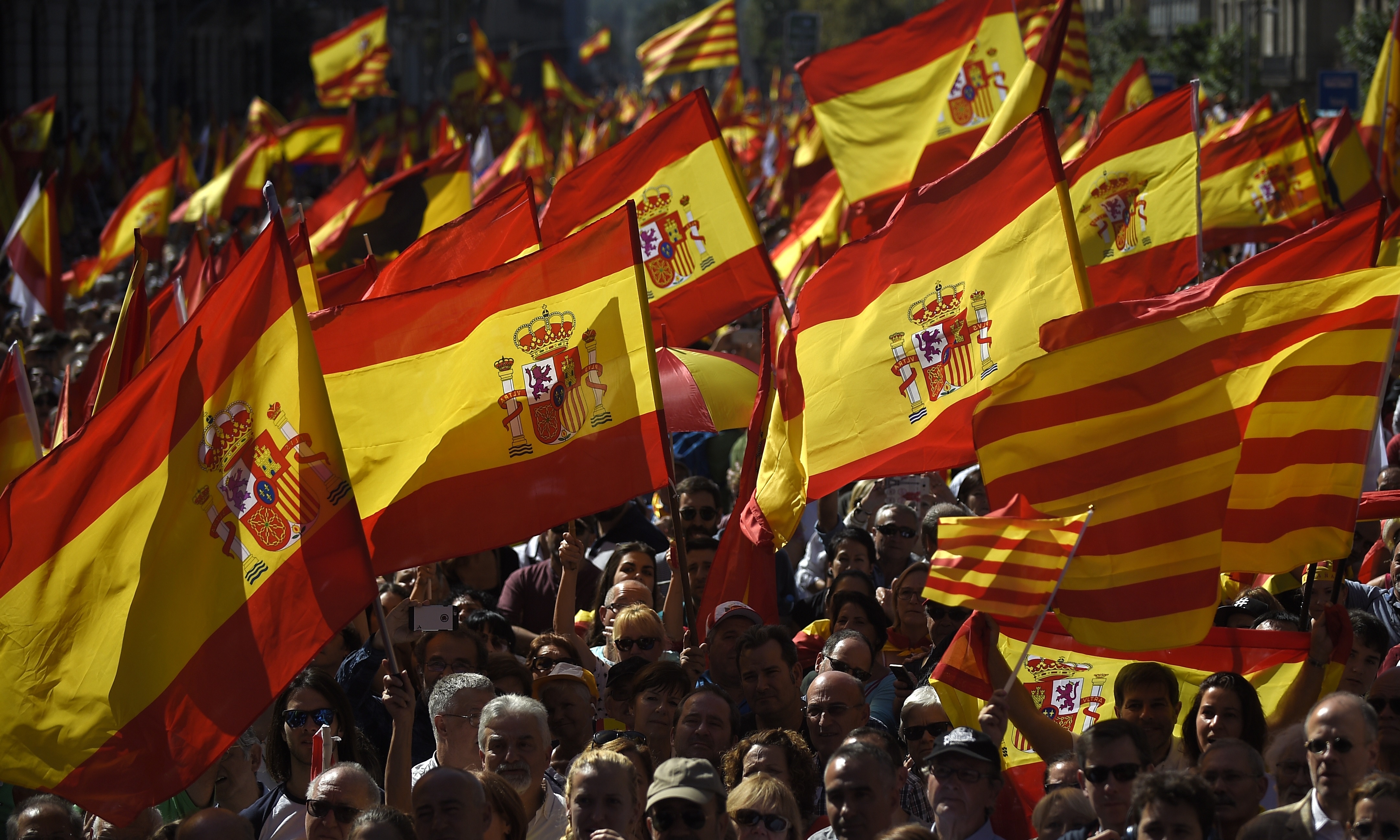  Más de 300.000 personas marcharon en Barcelona por la unidad de España