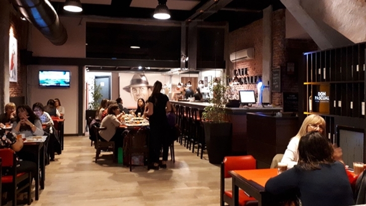  Café Tribunales cambió Plaza Cagancha por Plaza Independencia