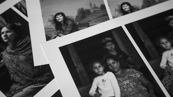  Retratos. 12 mujeres extranjeras en Uruguay, de Pablo La Rosa y Silvia Soler