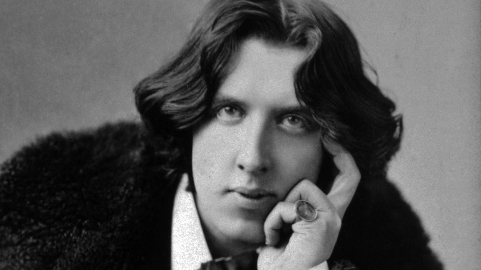  Oscar Wilde: «No hay cuplés inmorales. Solo buenos o malos»