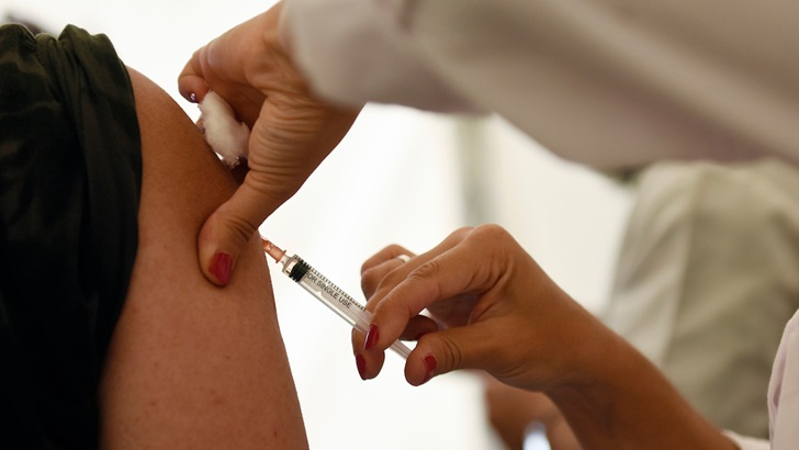  ¿Se debería rediscutir la no obligatoriedad de inyectarse la vacuna contra el Covid-19?