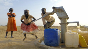 Niños juegan en Sudan