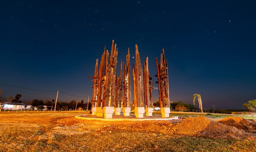  Los Ojos de la Radio: Las maderas del viejo muelle de Villa Soriano transformadas en una nueva escultura