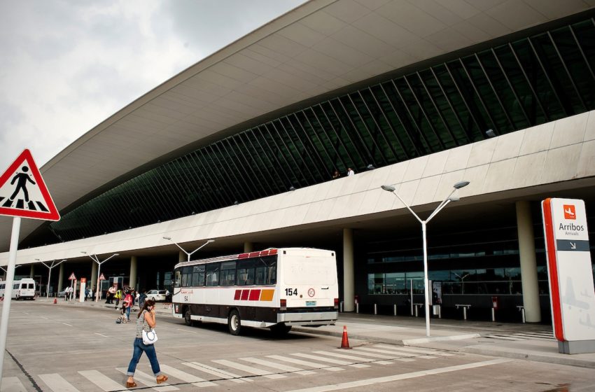  Gobierno defendió concesión directa de aeropuertos a grupo económico de Eduardo Eurnekián