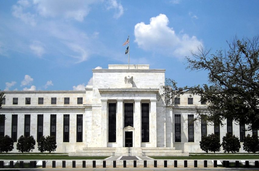  La FED va a ir más rápido con el retiro de estímulos monetarios en Estados Unidos: ¿Qué implicancias tiene esto para países como Uruguay?
