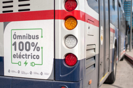 20220329 / URUGUAY / MONTEVIDEO /         Omnibus eléctrico. Foto: Ricardo Antúnez / adhocFOTOS
