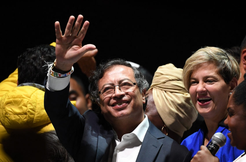  Colombia: Gustavo Petro será el primer presidente de izquierda en la historia del país. Una «verdadera alternancia en el poder» sin precedentes, según el análisis con las politólogas Laura Wills Otero y Laura Gil, desde Bogotá