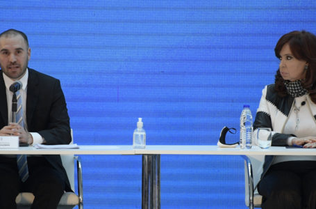 (FILES) In this file photo taken on August 31, 2020 Argentina’s Economy Minister Martin Guzman (L) speaks next to Vice-President Cristina Fernandez de Kirchner during the announcement of the restructure of a $66 billion foreign-law debt, during a ceremony at Casa Rosada Presidential Palace in Buenos Aires amid the COVID-19 novel coronavirus pandemic. – Guzman, who led debt renegotiations with the International Monetary Fund, announced his resignation in a statement shared on Twitter on July 2, 2022. (Photo by Juan MABROMATA / AFP)