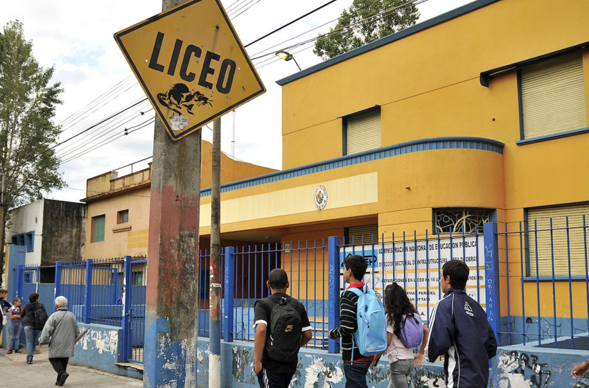  José Carlos Mahía (FA) denunció que en Secundaria hay 4.000 horas docentes sin adjudicar que afectan a 10 mil estudiantes: “Hay temas estructurales, pero acentuados por problemas de gestión”