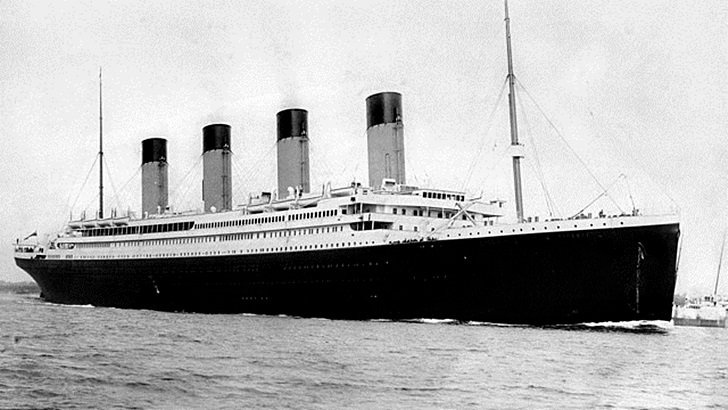  La Tertulia de Colección: Un monumento a Paco Espínola y 100 años del Titanic