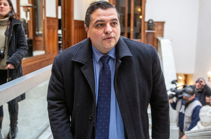  Calabria dijo que renunció al Ministerio del Interior para no “exponer” al gobierno y a su familia