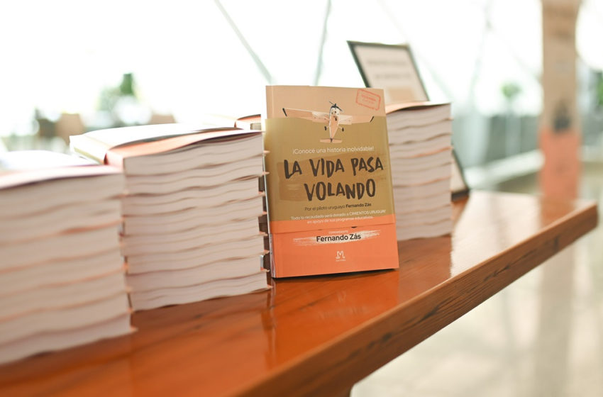  Destacado piloto uruguayo presentó su libro autobiográfico La Vida Pasa Volando