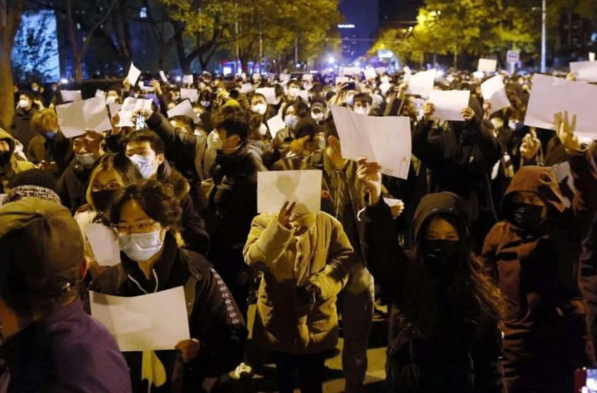  China: Miles protestan contra la política de “covid cero”