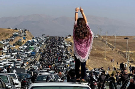— AFP PICTURES OF THE YEAR 2022 —

This UGC image posted on Twitter reportedly on October 26, 2022 shows an unveiled woman standing on top of a vehicle as thousands make their way towards Aichi cemetery in Saqez, Mahsa Amini’s home town in the western Iranian province of Kurdistan, to mark 40 days since her death, defying heightened security measures as part of a bloody crackdown on women-led protests. – A wave of unrest has rocked Iran since 22-year-old Amini died on September 16 following her arrest by the morality police in Tehran for allegedly breaching the country’s strict rules on hijab headscarves and modest clothing. (Photo by UGC / AFP) / AFP PICTURES OF THE YEAR 2022

=== RESTRICTED TO EDITORIAL USE – MANDATORY CREDIT «AFP PHOTO / UGC IMAGE» – NO MARKETING NO ADVERTISING CAMPAIGNS – DISTRIBUTED AS A SERVICE TO CLIENTS FROM ALTERNATIVE SOURCES, AFP IS NOT RESPONSIBLE FOR ANY DIGITAL ALTERATIONS TO THE PICTURE’S EDITORIAL CONTENT, DATE AND LOCATION WHICH CANNOT BE INDEPENDENTLY VERIFIED === /