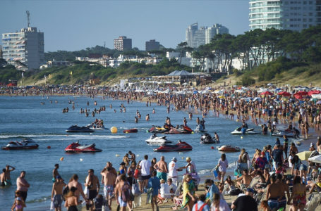 20220109/ Daniel Rodriguez – adhocFOTOS/ URUGUAY/ MALDONADO/ PUNTA DEL ESTE/ Verano 2022 Punta del Este, Maldonado. 
En la foto: Verano 2022 Punta del Este, Maldonado. Foto: Daniel Rodriguez /adhocFOTOS