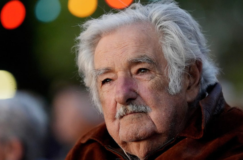  Mujica promueve un proyecto de integración regional que incluye circulación sin pasaporte en América Latina, himno y bandera