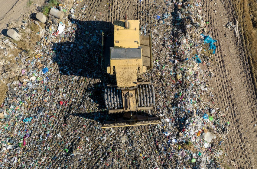 La mayoría de los vertederos de basura no cumple con las condiciones básicas para minimizar sus impactos ambientales. ¿Qué soluciones tiene este problema?