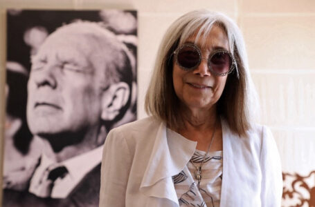 (FILES) In this file photo taken on October 28, 2018, Maria Kodama, widow of Argentine late writer Jorge Luis Borges, poses for a portrait in the Jorge Luis Borges foudation in Buenos Aires, a day before French President Emmanuel Macron visits the place during his trip to Argentina for the G20 Summit. – María Kodama, the widow of the famous Argentine writer Jorge Luis Borges, died on March 26, 2023, in Buenos Aires, at the age of 86, following breast cancer, the family informed the press. (Photo by Ludovic MARIN / AFP)