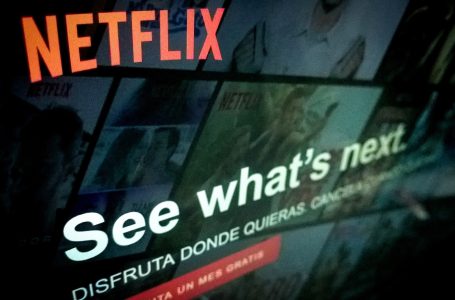 20170629/ Javier Calvelo – adhocFOTOS/ URUGUAY/ MONTEVIDEO/ Gobierno incluyó impuestos a Netflix y Spotify en Rendición de Cuentas. El mensaje del Poder Ejecutivo al Parlamento establece que los servicios extranjeros ofrecidos en internet sean considerados como si el 100% de la renta fuera de fuente uruguaya.
En la foto: Interfaz de netfix Uruguay. Foto: Javier Calvelo/ adhocFOTOS