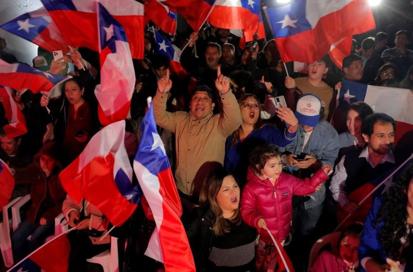  Chile en dos años: de abrazar una propuesta de Constitución de izquierda, a rechazarla luego y embarcarse ahora en una nueva, con la derecha a la cabeza: ¿Qué explica este cambio? Análisis con el periodista Ascanio Cavallo