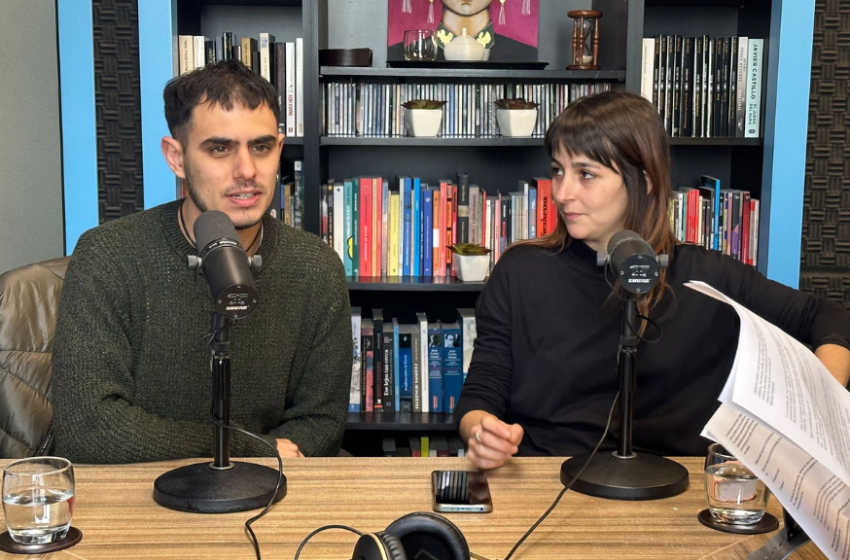  Con Camila Parard y Felipe Ipar sobre la obra AGUAVIVA
