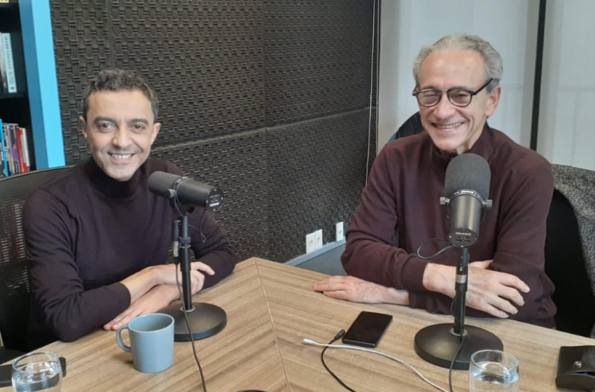  Con el actor español Ángel Ruiz, sobre la obra «Miguel de Molina al desnudo»