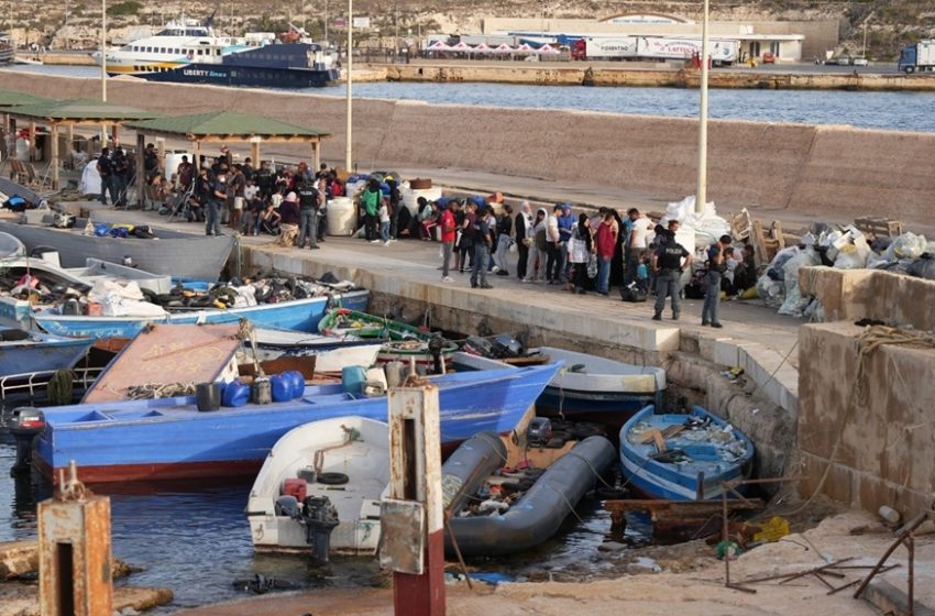  Italia pide medidas más duras para repatriar inmigrantes