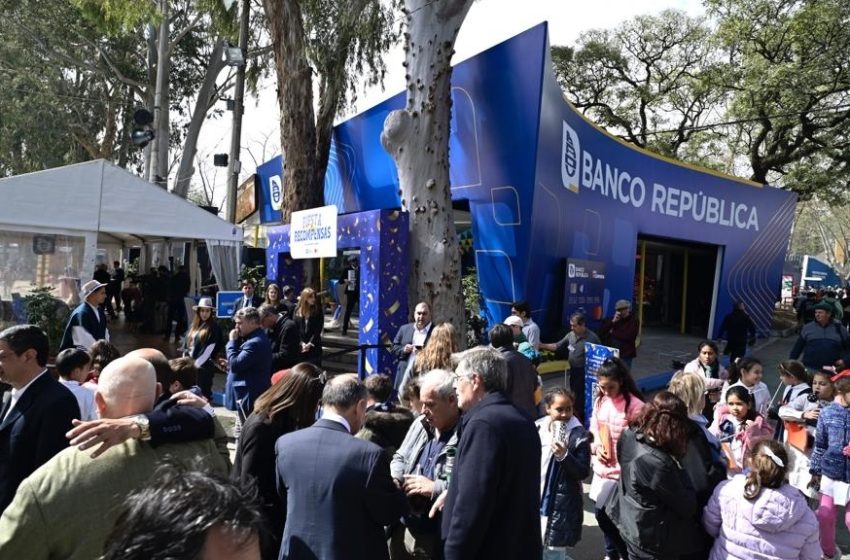 El Banco República recibió a clientes y autoridades nacionales en la ceremonia de inauguración oficial de su stand en Expo Prado
