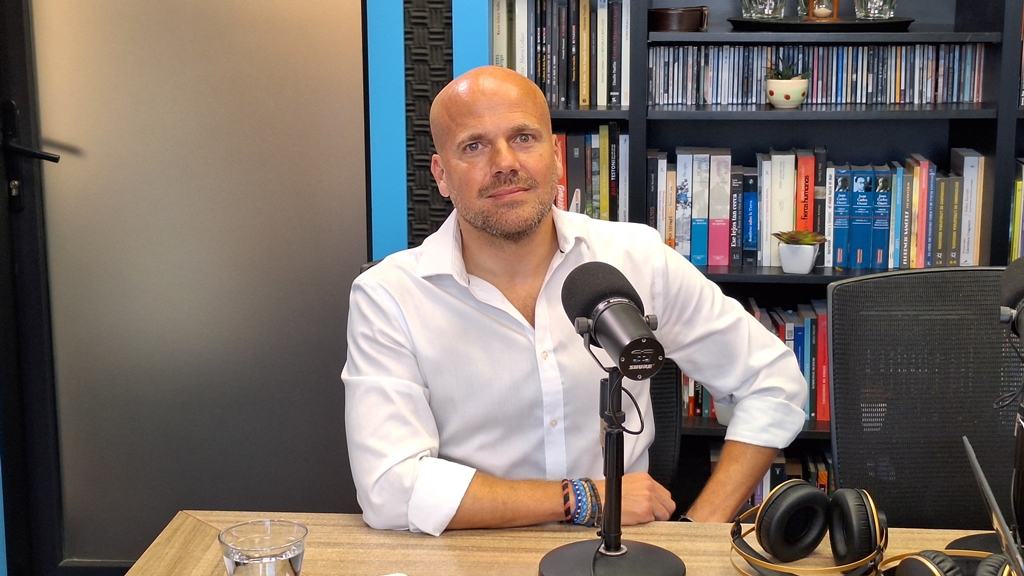 ¿Qué significa que la IA “podría superar nuestra capacidad de comprender y controlar estos sistemas” como advirtió el CEO de Anthropic? Con Eduardo Mangarelli, decano de Ingeniería en Universidad ORT
