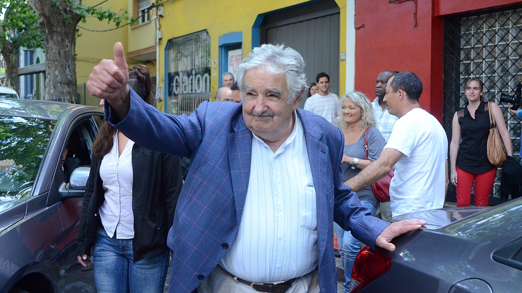 José Mujica a la salida de la conferencia en la central sindical.