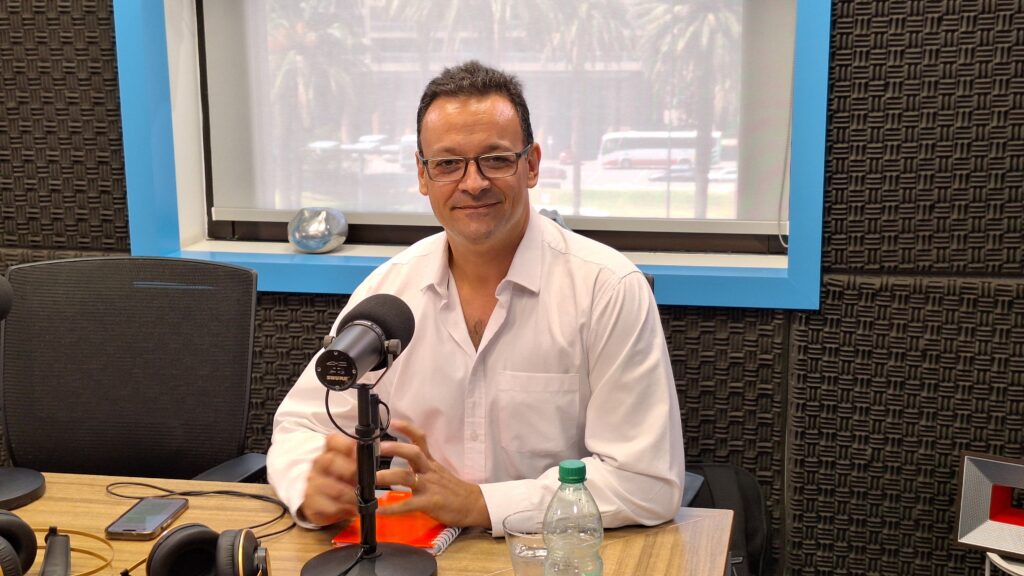 De todo conversamos En Perspectiva con Miguel Pastorino, Doctor en Filosofía, Magister en Dirección de Comunicación de la UM, Master en Bioética, Licenciado en Humanidades opción Filosofía, y bachiller en Teología.