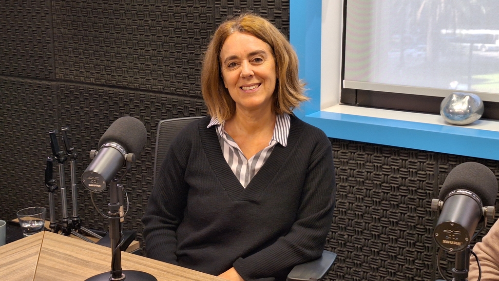 Sabina Vidal, trabaja en biología molecular de plantas, con énfasis en el estudio de las respuestas de resistencia al estrés ambiental en plantas modelo y cultivos. Para ello emplea tecnologías de edición génica y transgénesis.