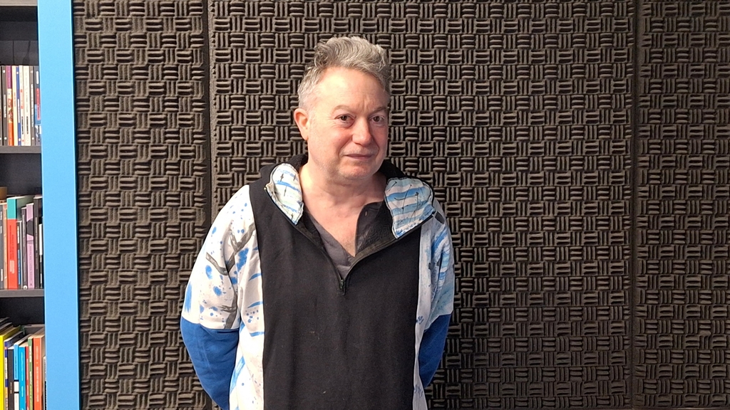 Anthony Fletcher en los estudios de Radiomundo