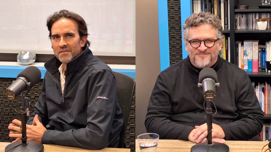 Conversamos En Perspectiva con Juan Ciappesoni y Pablo Casacuberta, ambos están dedicados a pensar en el futuro pero además trabajan juntos en un proyectos donde convergen la ciencia, las artes y la tecnología para crear productos culturales dedicados al público local y también exportables.