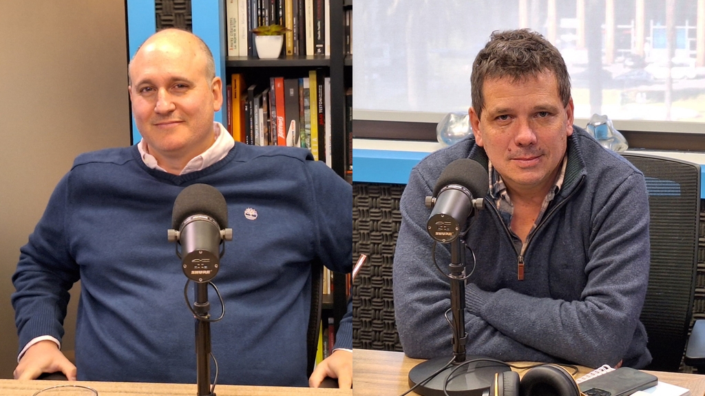 el psicólogo Gonzalo Salles, director de Gurises Unidos, y Juan Bogliaccini, doctor en ciencia política y magíster en políticas educativas.