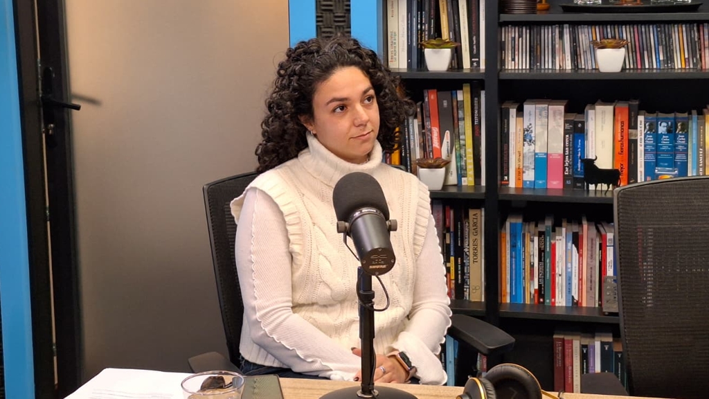 Marina García, estudiante de Logística y encargada de la coordinación logística para recibir, procesar y almacenar colecciones y la organización y optimización de los espacios y materiales en el Museo Nacional de Historia Natural.