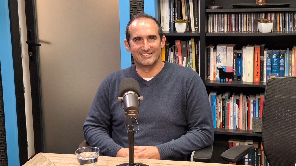 Pablo Pagés. Sociólogo, jefe de Ciudadanía y bienestar digital de Ceibal, cargo en el que está desde 2018, y trabajó en el área de Evaluación Educativa de Ceibal y en la Gerencia de Desarrollo Profesional Docente.