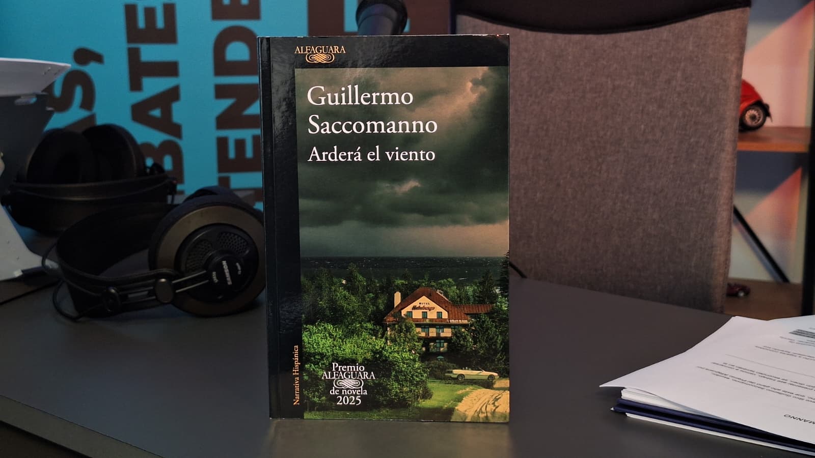 Libro "Arderá el Viento" de Guillermo Saccomanno