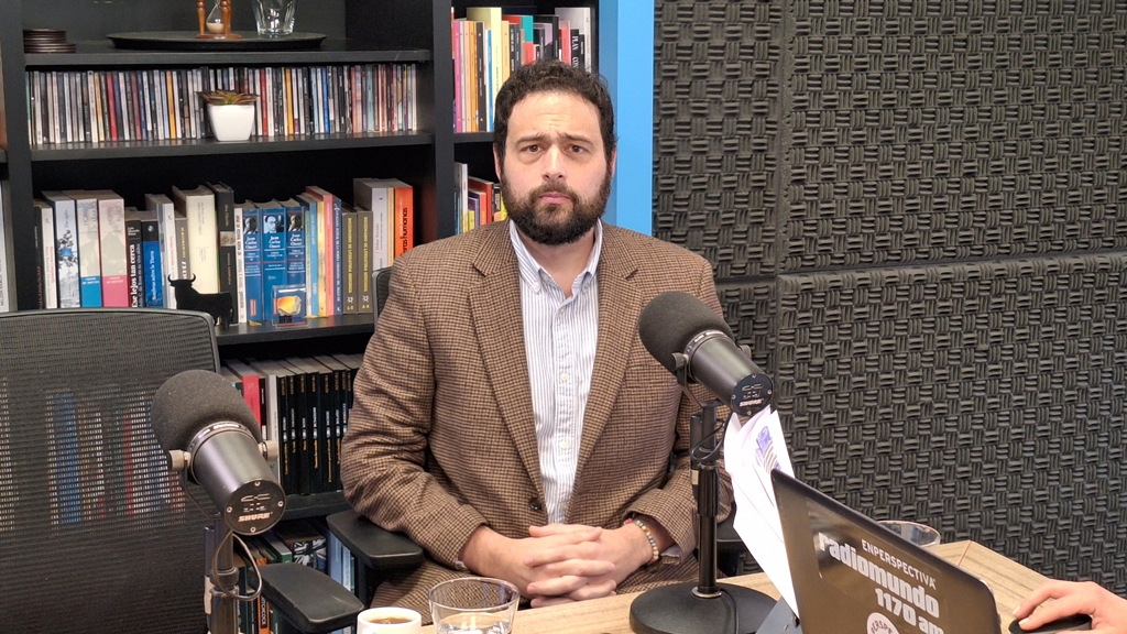 Santiago de Arteaga. Director de la Licenciatura en Filosofía de la Universidad Católica del Uruguay y PhD en Filosofía.