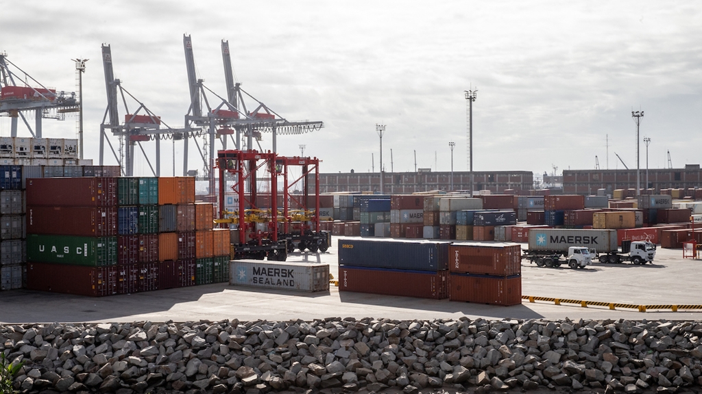 Terminal Cuenca del Plata (Katoen Natie) en el Puerto de Montevideo. Foto: Mauricio Zina/ adhocFOTOS