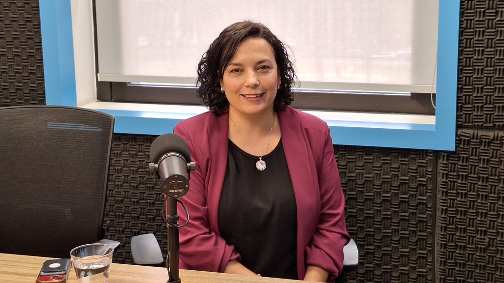 Sonia Cozzano. Exdecana de la Facultad de Ingeniería y Tecnología de la UCU, profesora Titular en el Departamento de Ingeniería, coordinadora y jurado del premio Ada Byron, y investigadora en el Grupo de Sistemas Agroalimentarios Sostenibles de la Universidad Católica del Uruguay.