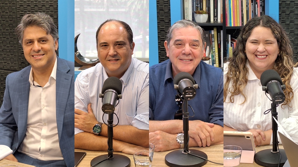 La Tertulia de los Martes con Martín Bueno, Pablo Díaz, Daoiz Uriarte y Lucía Zapata.