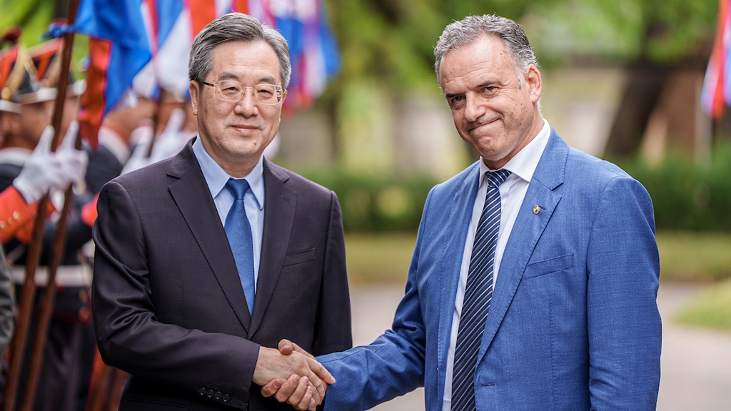 Visita del Vice Primer Ministro de China Ding Xuexiang y el Presidente de la Republica Yamandú Orsi en la Residencia de Suarez y Reyes en Montevideo. Foto: Mauricio Zina / adhocFOTOS