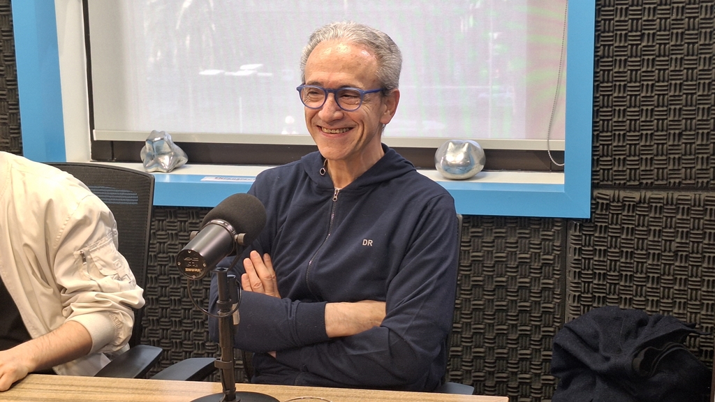 José Miguel Onaindia. Director de la Comedia Nacional. Gestor cultural, docente y abogado. Dirigió el Instituto Nacional de Cine y Artes Audiovisuales de Argentina. Fue asesor artístico del Teatro Solís y Director del Festival Internacional de Artes Escénicas. Ex director artístico de los auditorios Adela Reta, Nelly Goitiño y Vaz Ferreira.