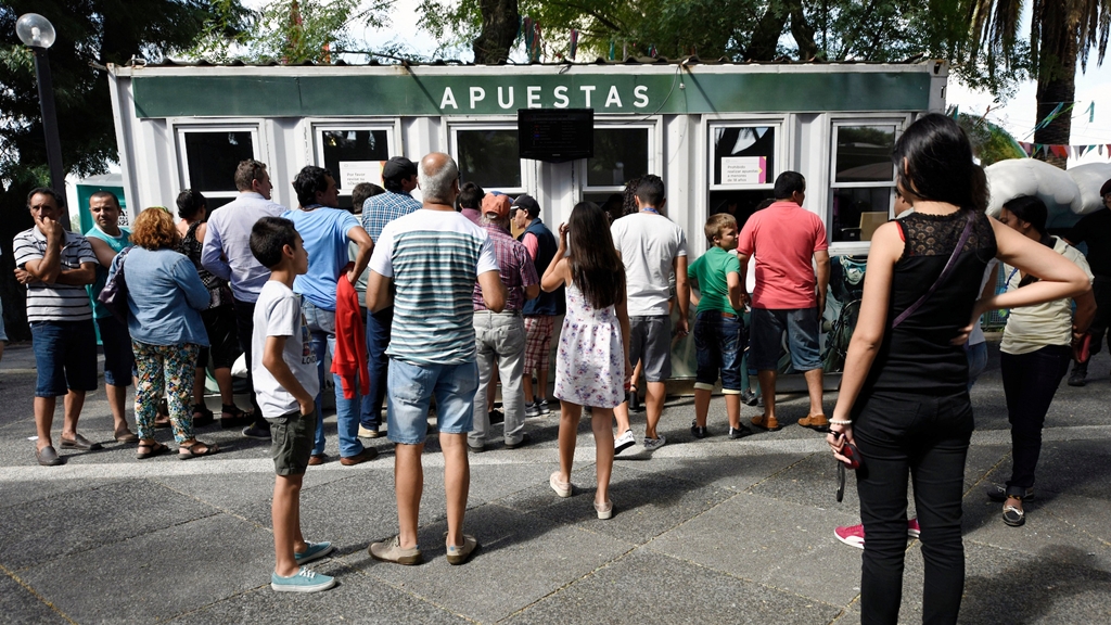 Apuestas. Foto: Nicolas Celaya / adhocFotos